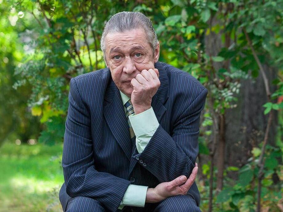 Михаил Ефремов готов к шестой свадьбе: избранница моложе на две декады